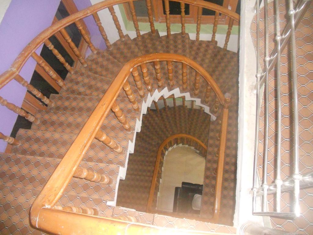 Hotel Royale Jannat Сринагар Экстерьер фото