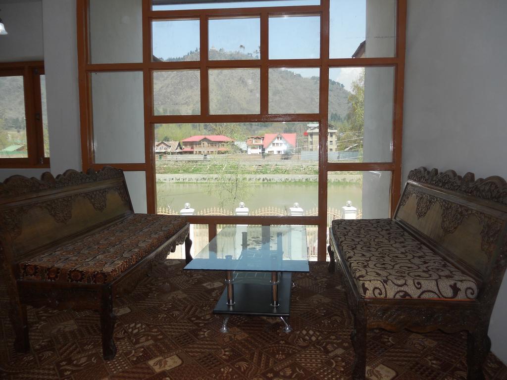 Hotel Royale Jannat Сринагар Экстерьер фото