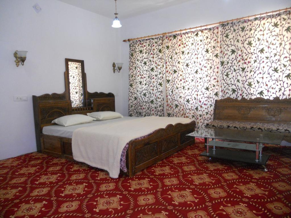 Hotel Royale Jannat Сринагар Номер фото